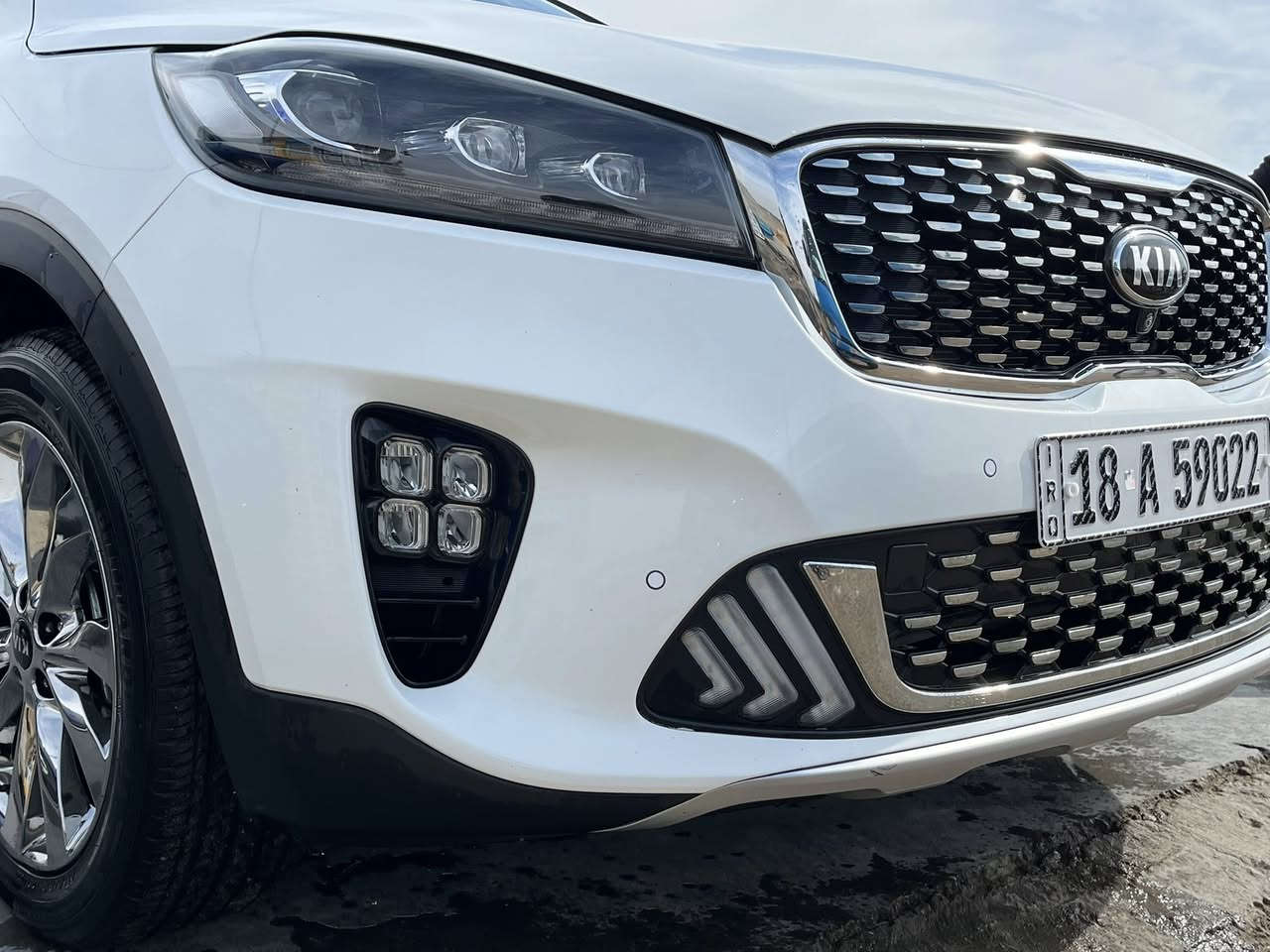 سلام عليكم للبيع سورنتو موديل 2020 خليجي السياره فول كامل اربع كاميرات دبل شباك رقم بابل وباقي المواصفات موضحه بالمنشور السياره كفاله عماله بيهه ملاحظات بسيطه السياره مال جناي على ايد وحده شرط لزكات الوكاله بيهه كلشي يمك واظح ماشيه 78 الف فقط السعر 268 بيهه مجال بسيط لشراي رقم الهاتف *********** مكاني بابل ورديه خارج ً
