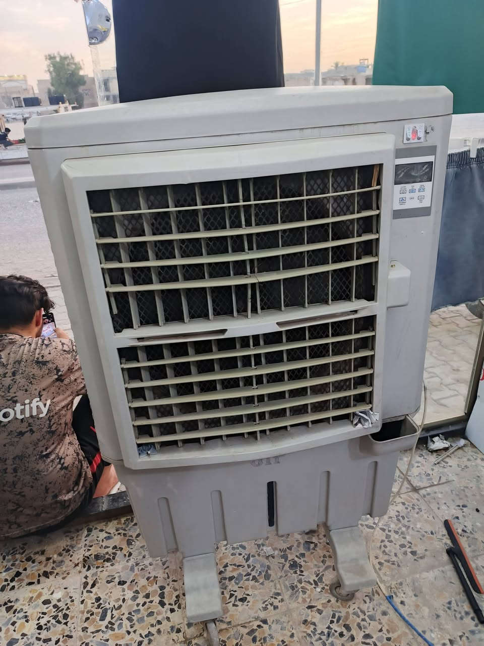 مبرده لبيع شغاله عوزه بس غطاس ورادله غسله 3سرع ليريده بب خير ويدلل مكان نجف حي الشهداء ***********
