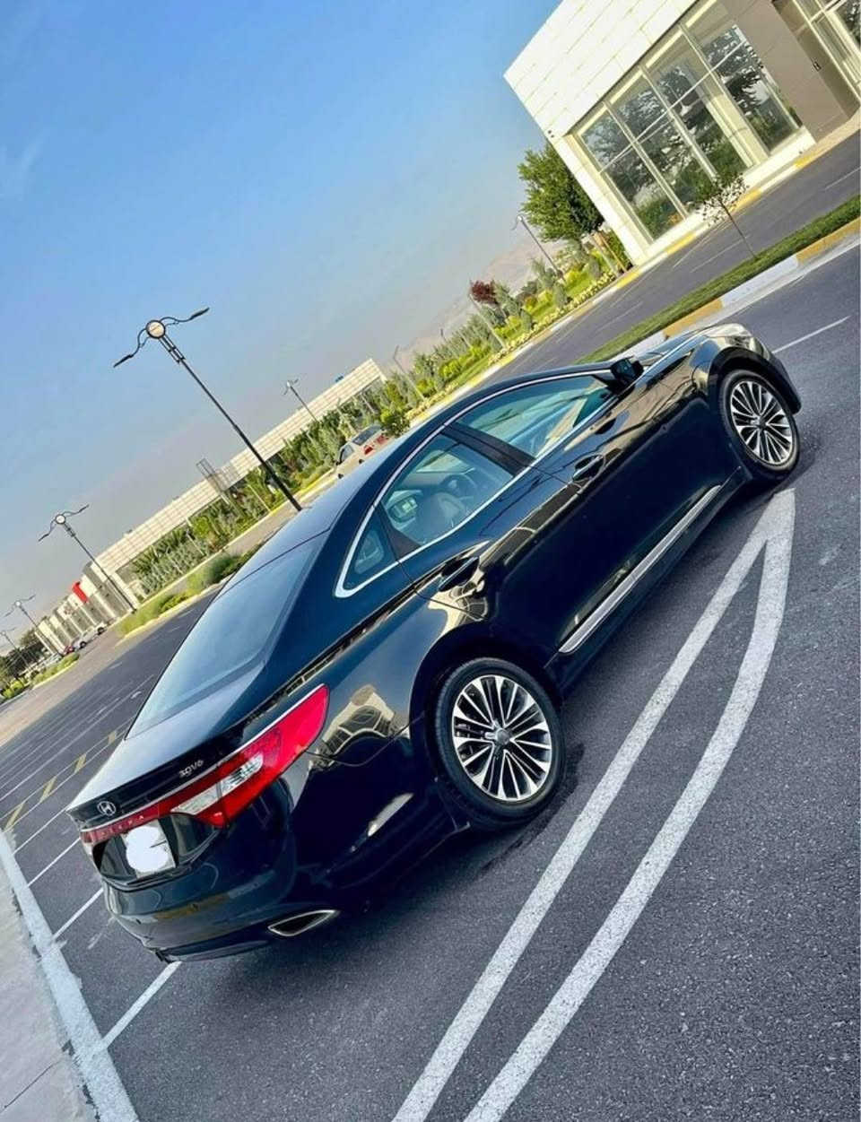 Hyundai azera 2013
Azera 2013
هیۆندای ئەزیڕا خلیجی2013.v6 بێ بۆیاخ و بێ مەکینە کرانەوەبەشەرت💯. تەنهالاستیڪی قەپاغ تابوتم گۆڕیوەوبەس✔ سەیارەڪە زۆرتوندو تۆڵە
تەنها③پەڵەی زۆر بچوک ساردی هەیە لەوێنەڪەدیاری ڪراوە 6 پستۆنی مەڪینە 3.0 فول مواسەفات بەس پانۆراما نییە
ڪوشن جلد - ڪوشن هیتەر - ناو زەرد - ئاوێنە شەفت - ٣ پەردەی بیلاد - لید - لایت بەرزو نزم - ڪامێرەی پشتەوە - حاسەی پشتەوە - تەبرید②زۆن و زۆر مواسەفاتی تر.... ژ.م ⬌واتساپ***********
{120$.مەجالێکی برایانە}🤝
...............................................................................
هيونداي أزيرا 2013 خليجي

محرك V6، بدون صبغ وبدون فتح أو تصليح للمحرك، شرط الفحص والسونار 100٪.
تم تبديل جلدة غطاء المحرك فقط ✔
السيارة قوية جداً وعزمها ممتاز.
يوجد فقط 3 بقع تبريد صغيرة جداً موضحة في الصور.
محرك 3.0دوش لمرغوب، فل مواصفات ما عدا السقف البانورامي.
المواصفات:
مقاعد جلد
تدفئة المقاعد
داخلية باللون البيج
مرايا كهربائية قابلة للطي
3 ستائر وكالة
مصابيح LED
إنارة عالية ومنخفضة
كاميرا خلفية
حساسات خلفية
تكييف ثنائي المناطق (دبل زون)
والعديد من المواصفات الأخرى
للتواصل واتساب: ***********
{120$.وبیها مجال}🤝@
