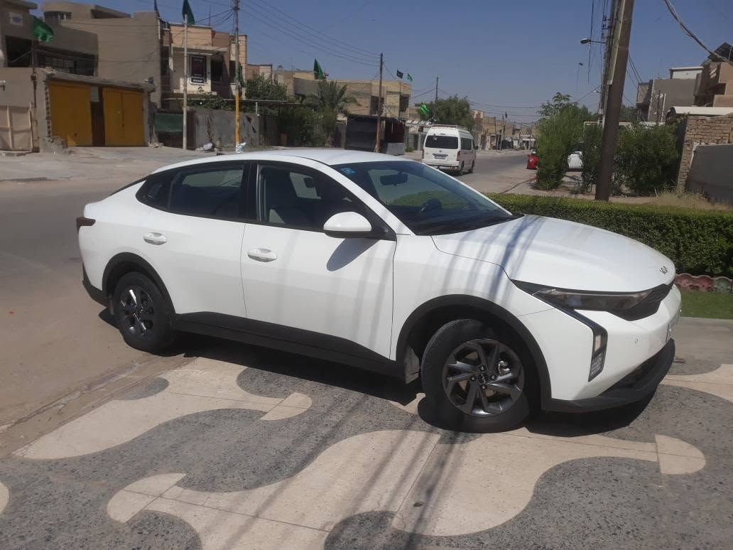 السلام عليكم Kia k3 للبيع موديل ٢٠٢٤ خليجية مكفولة كفالة عامة اخذتهه زيرو ع ايدي محرك ١٦٠٠ ماشية ٤٩ وقابل للزيادة دوشمة جلد كشنات وارضيات يعني دواخلهه على وضع الزيرو غلفتهه يله استخدمتهه المكان بغداد زيونة السعر ((١٥٥ ورقة ))وبيهه مجال للاستفسار *********** بغداد, العراق
