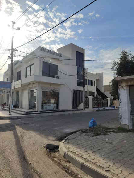 #عقار تجاري بناء حديث ركن طابو صرف بسم شخص واحد
#العنوان سايدين حي النصر 
#المساحه 340متر طابو و60فضله بناء
#الوارد #الحقيقي 000 2400 
#السعر مناسب
#التفاصيل داخل الفديوه
#للاستفسار مرجعه مكتب عقارات كركوك عهد الوصال
***********
***********☎️
#نستقبل جميع عروضاتكم السكنيه وتجاريه
