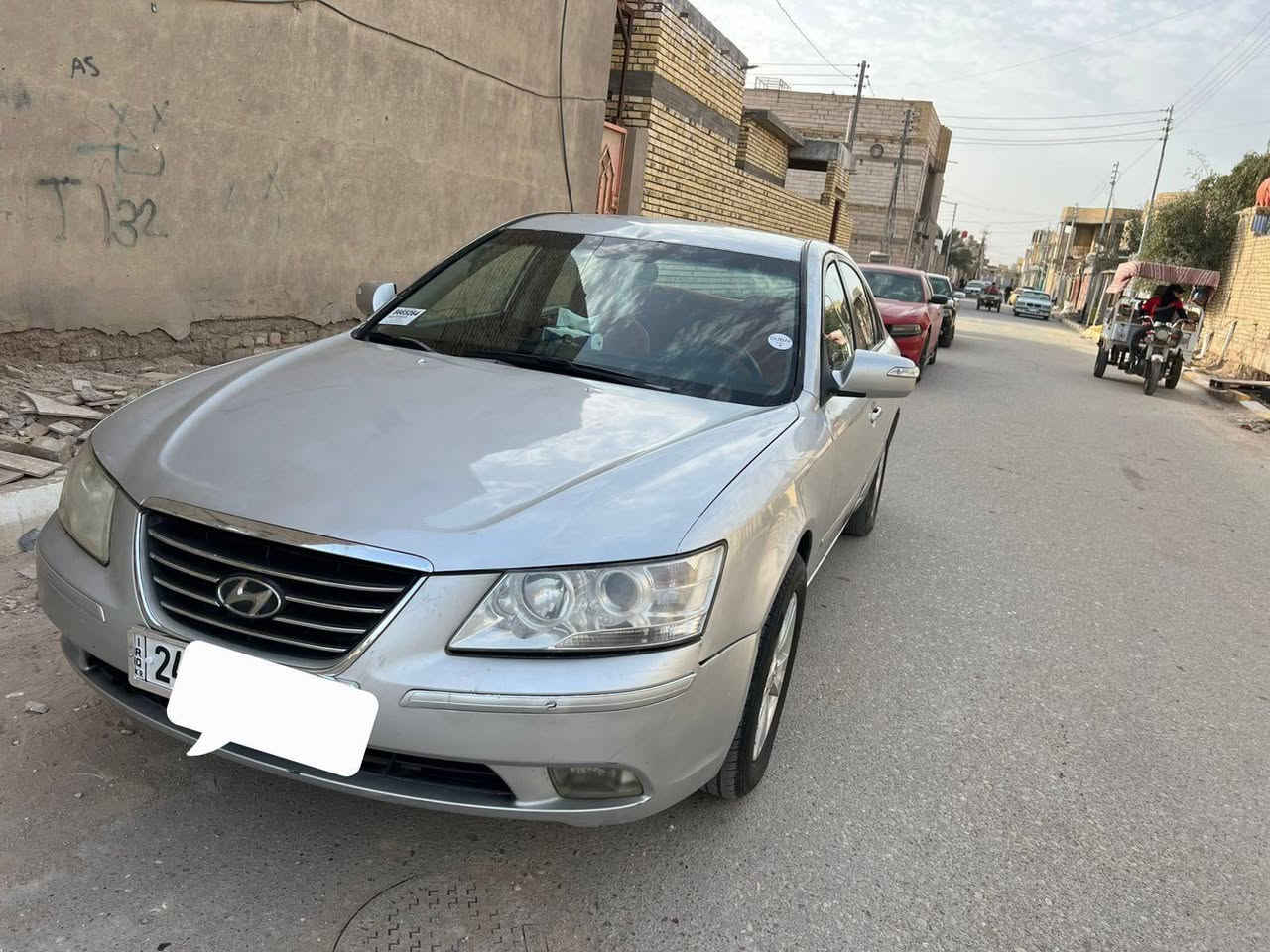 سلام عليكم من رخصة الادمن سوناتا موديل 11 فول مواصفات عدى الفتحه ادوات ادوات كصه جنطه 3بصمات سيارة جديدة جدا محرك دوش 2000 بانزين اصل  طك صندوك دواخل شوفة عينك شحم تبريد ثلاجه متوم شمالي شرط الوكاله طبق الاصل على رقم الشاصي وين مايعجبك دك حاسبه سنويه لل29 الا تنفذ  حداديه طوبه تخم تاير جديد جدا مابيه نقص برغي السعر47 وبيه مجال حق جيتك مكاني ناصريه  الشراي يتصل ***********
