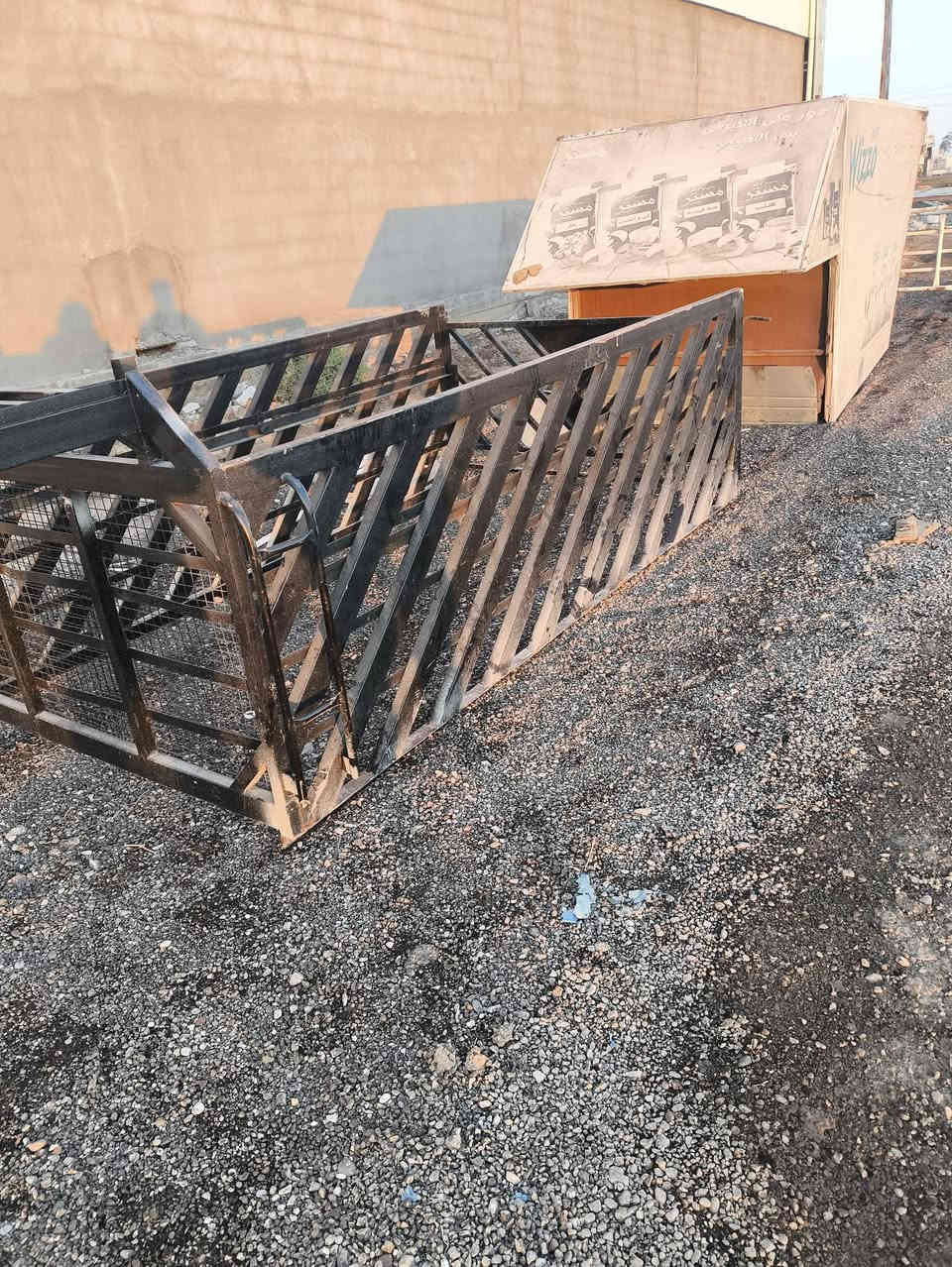 محجر فحل 4000.
السعر 300 
العنوان محافظة ديالى جديده الشط 
التواصل 
‏‪***********
‏‪0771 132 7638‬‏
