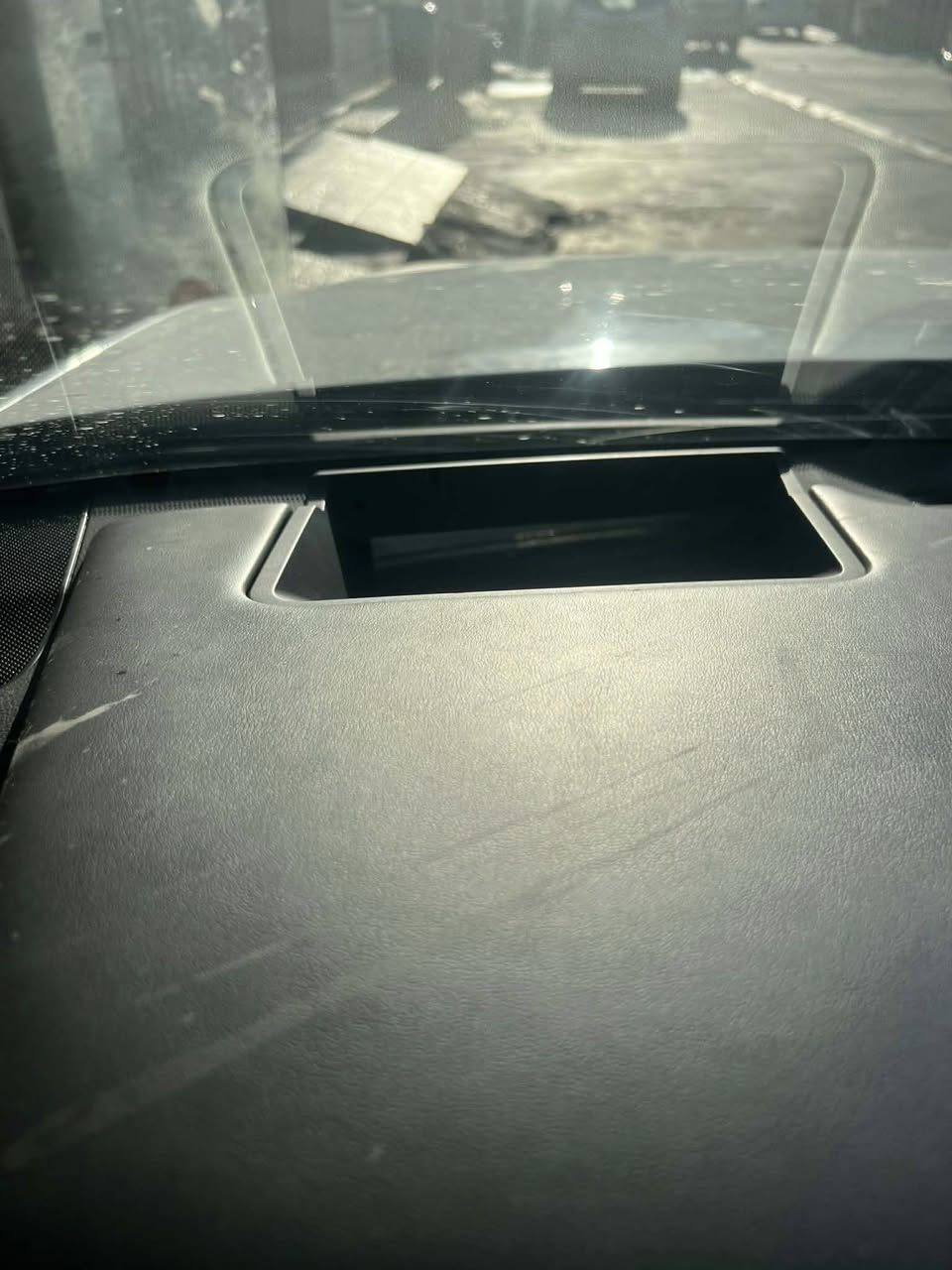 ES350 F sport
موديل ٢٠٢٣
مواصفات fsport معروفة 
امريكي حادث فقط بونيد  بدون دواخل ارباك راجع سيستم
ماشية ٢٣ الف 
سعر ٣٢٠ ورقة و مجال


**إذا كنت صاحب هذا الإعلان وتريد حذفه لأي سبب، رجاءا أرسل رسالة إلى الدعم الفني**