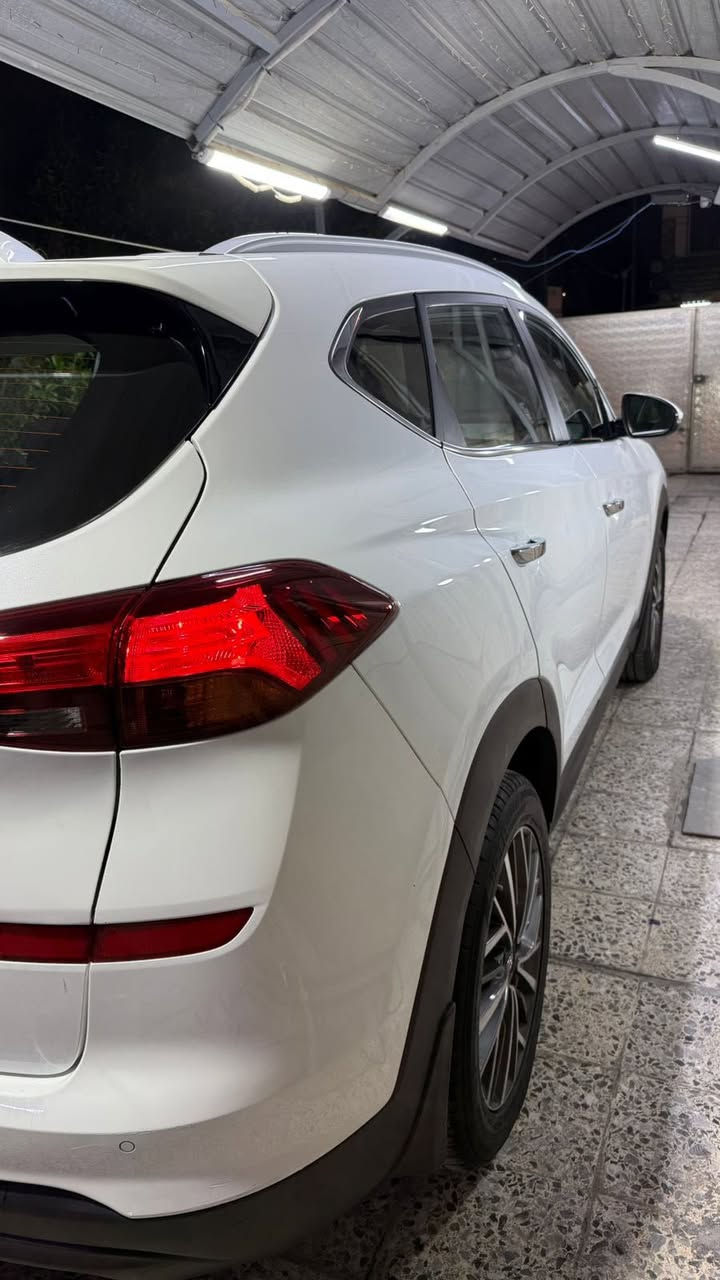 السلام عليكم شباب 
 توسان 2020 وكالة القاصد فول السياره 1/1 عدا الفتحة

 مبدل بيها (جاملغ ومصبوغ ،ومبدل بيها بنيد ،وصبغ بيها بسيط اثر ضربه دراجه بقبغ الجنطه )
ماشية 82،000 كم 
17,500 وبيها مجال بسيط المكان بغداد الكرادة او اليرموك

‭+٩٦٤ ٧٨٧ ٢٢٢ ١٩٩٣‬ 
***********‬
