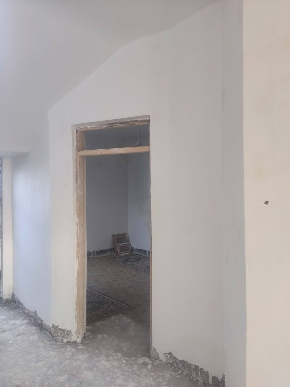 بيت البيع المساحة 180 متر قرب مدرسة صفي الدين البناء حديث
غرفتين وصاله ومطبخ ستقبل
حمام داخلي حمام خارجي 
***********
