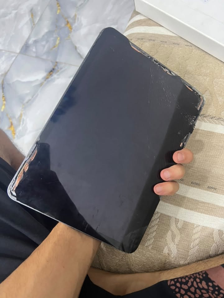 يم بل يرضه الله      يراد بس شاشه جيب شاشه افحص يلا تاخذ وبل عافيه عل ياخذه
تفاصيل داخل الصور ايباد يرادله شاشه فقط  جيب شاشه وفحص يلا تاخذه مكفول ومفرمت من كلشي ايباد ١٢٠ هرتز شاحنته تايبسي. للتواصل واتساب او اتصال فقط *********** مكاني ديالى بعقوبى ديالى بعقوبى
