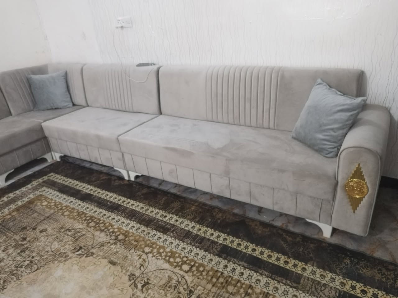 ديوان ١٠ مقاعد تفصال جديد نضافه ١٠٠/١٠٠ السعر ٢٩٠ نهايته
المكان ابو. غريب الناحييه موجود توصيل 

***********
