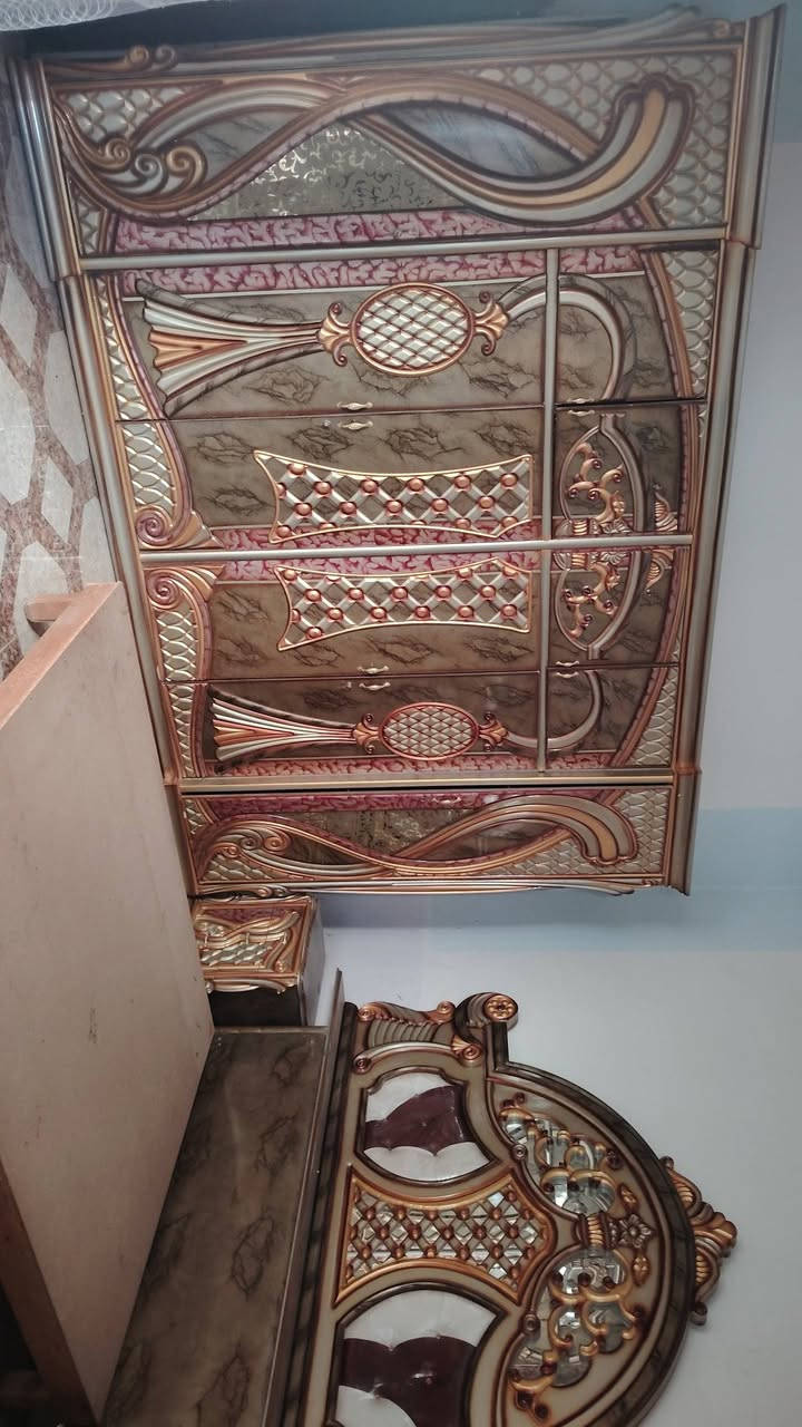 السلام عليكم غرفه اخشاب عراقي نظيفه كلش سعر 900 وبيه مجال سنك عدد 2 مرمر معه كاونتر المنيوم سعر 500 وبيهن مجال شهربان تلفون ***********
