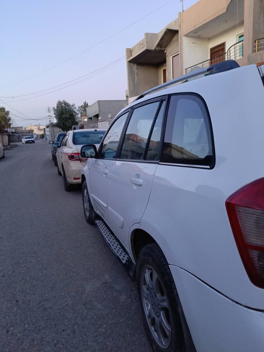 سەنەوی نوێیە زۆر خاوێنەو بێ مەسرەفە ماڵی دۆستەڕەقم کەرکوک دوو دەرگای هەیە بەعیزام دەفرشم بەقست 68وەرەقە پێشەکی 20وەرقەومانگانە3وەرقە  شوێن  هەولێر ژ.م.*********** زاخو, دهوك
