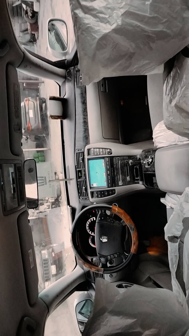 السلام عليكم اخوان سياره شاهينه ادوات كصه جنطه مديل 2007بصمه رصاصي بكاني بصره سعره 37 
سياره جاهزه من كلشي ***********
