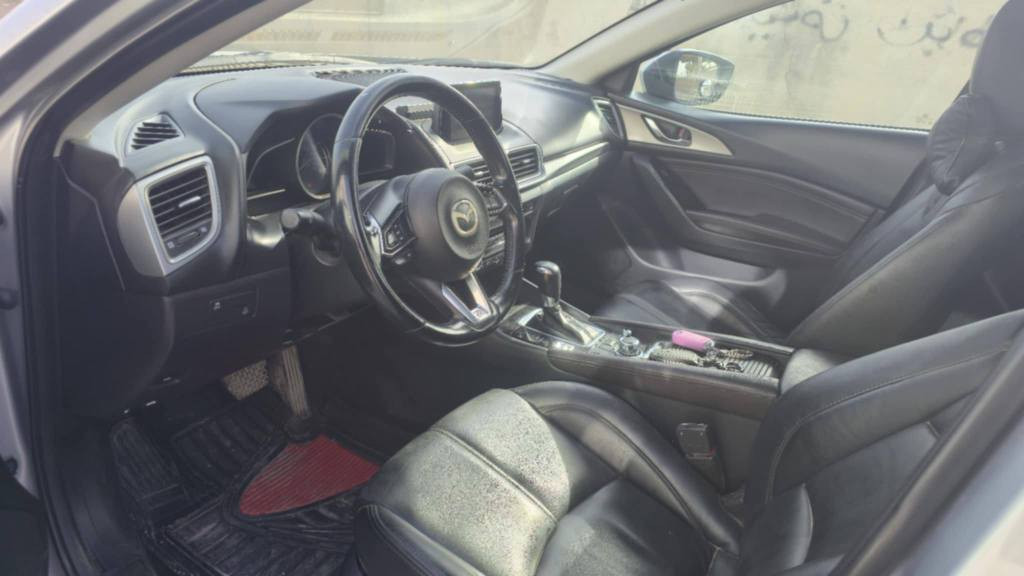 مازدا زوم ۳   ئەمریکی
مۆدیل ۲۰۱٨
سێ پارچەی هەیە (بۆنیت ، چاملخ، دەرگای سایق)
نرخ  ۱۲۰ معامەلە برایانە  *********** كويسينجاك, أربيل
