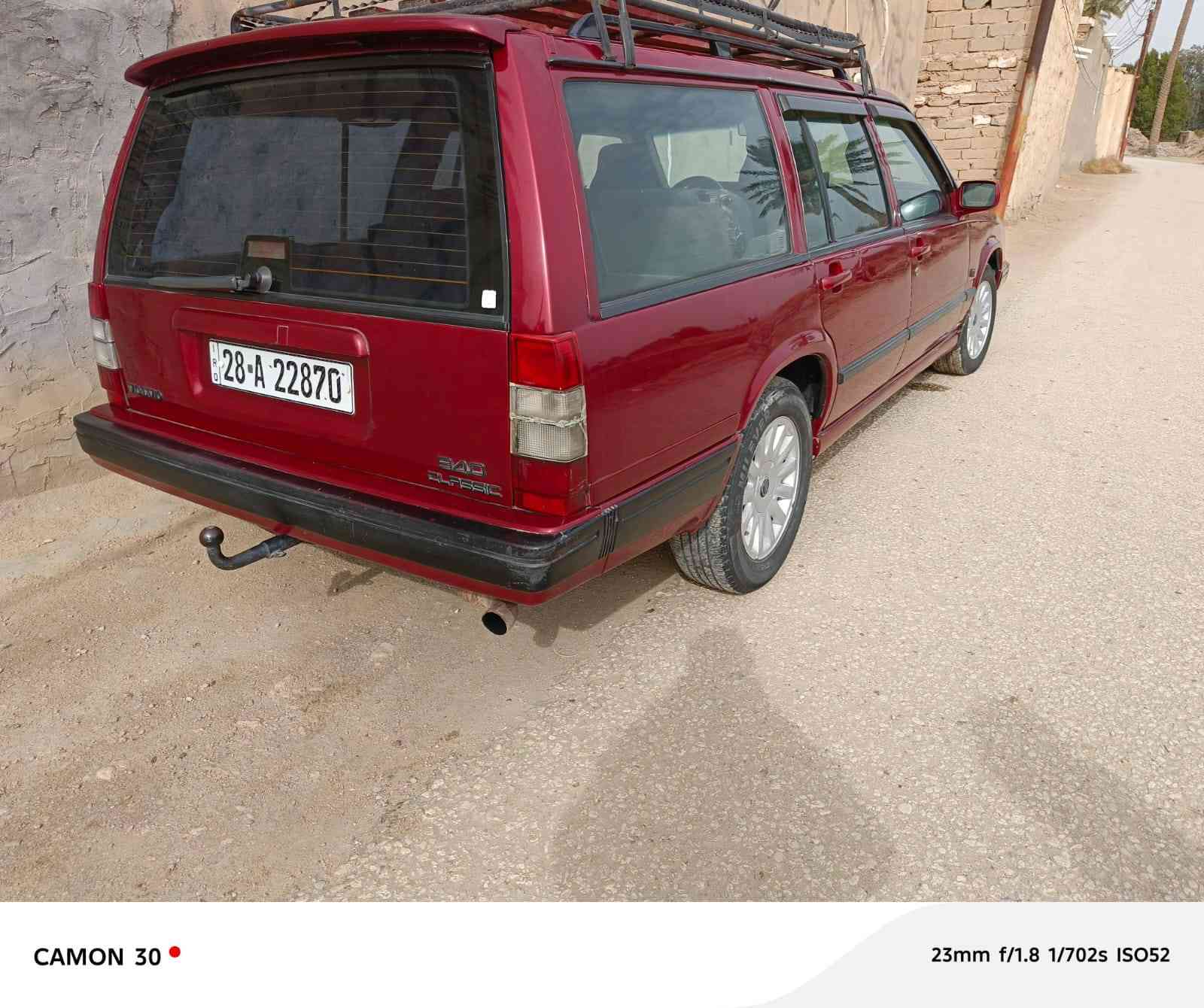 السلام عليكم 
فولفو 1994 للبيع 
السياره مصبوغه عام جماليه فقط 
السياره جاهزه من كلشي 
كهربائيات شغاله 
حداديه جديده ستوه شادها 
تخم تاير جديد 
سياره جاهزه خير من الله كامله من كلشي 
سعر : ٨٠ ورقه وبيهه مجال 
للاستفسار ***********
عنواني النجف قضاء المشخاب
