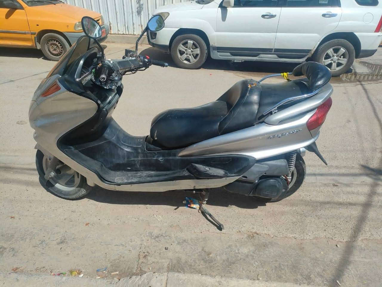 يالله سلام عليكم شباب دراجه ماجسته دبل رون للبيع الله شاهد كلشي مابيها  شغاله مابيها اي نقص  سعرها 550بيها مجال مكاني. بعداد الكماليه  رجاأء المو. شراي ليخابرني رقمي ***********      
 ملاحضه. ما متواجد عل فيس.
