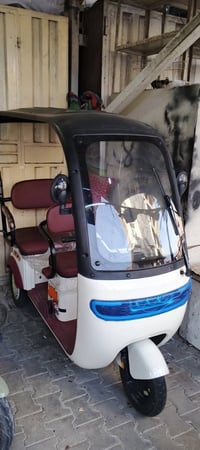 تكتك شحن جديده استعمال جداً قليل السعر مليون و200 ومجال بيها للشراي 07...