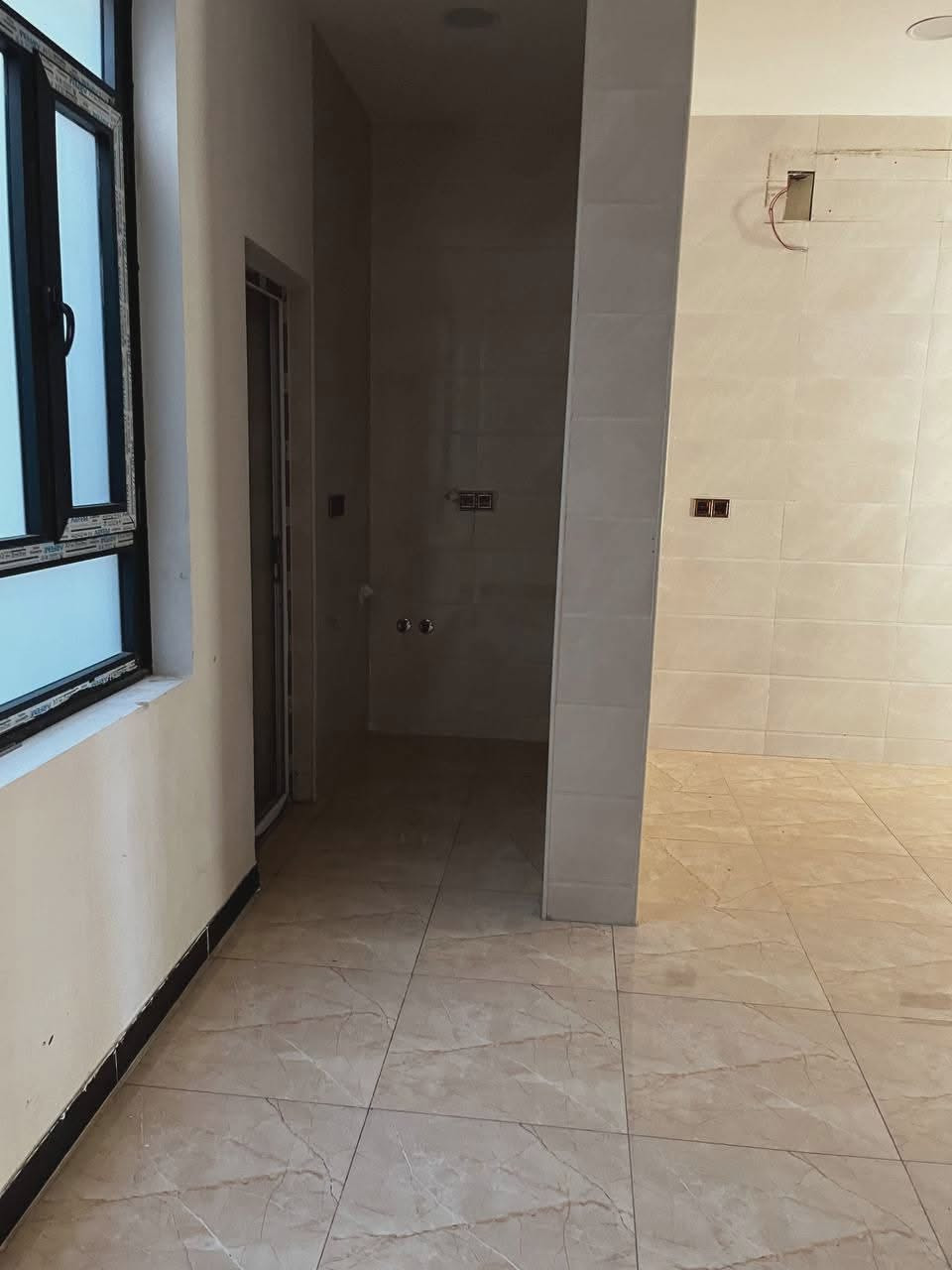 🏠 شقق للايجار - بناء حديث (ديلوكس)
​تبحث عن مسكن يجمع بين الحداثة والخصوصية؟ متوفر لدينا شقتان منفصلتان بتشطيبات راقية، مصممة خصيصاً لتناسب العوائل الصغيرة.
العنوان
بغداد الغزاليه الكقائات الثانيه حي الجمعيه
​✨ مواصفات مميزة وبناء حديث.
​للاستفسار والتفاصيل، يرجى التواصل معنا عبر واتساب:
📲 ***********
📲 ***********

