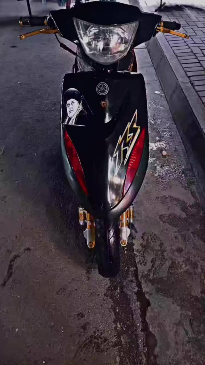 السلام عليكم 
دراجه ماكس عدله للبيع 
مكينه 55 ناعمه كلش نكره سلف بكل وقت 
كلجات رياضي WF تايرات جلاتين صدر رياضي دبل خلفي رياضي وياله يدات قبق كلجات مزود گوسو قبق فلاوين 
يعني تزويد مرتب فولل للاخير 
كهربائيات كلهه كامله بس نقص كلوب مال بك لايت فقط ب الفين دينار بلزايد

ملاحظه/ اليكول تزويد تجاري هوا الي بل سوك كلهه تجاري 
الاصلي بس دبل الامامي ب 300 سعر دراجه 60 🙂

السعر/ 650 وبيهه مجال 
مكاني بغداد الدوره/ الرقم *********** بي واتساب
