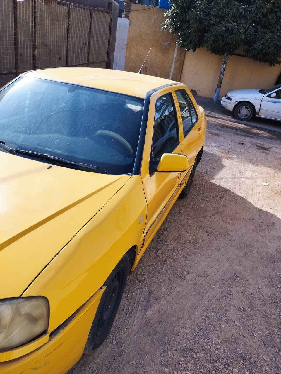 سلام عليكم اخوان عندي شيري اكوين موديل 11تشتغل وتطفي مكينه ابلادي كير عادي أبيعها على وضعهه مكينه وكير جدد تايرات جدد صدر جديد مابيهه عطل شغلت بانزين مكانهه ديالى الحويش سعرهه 22ورقه وبيهه مجال *********** بيهه طخات بلبوب
