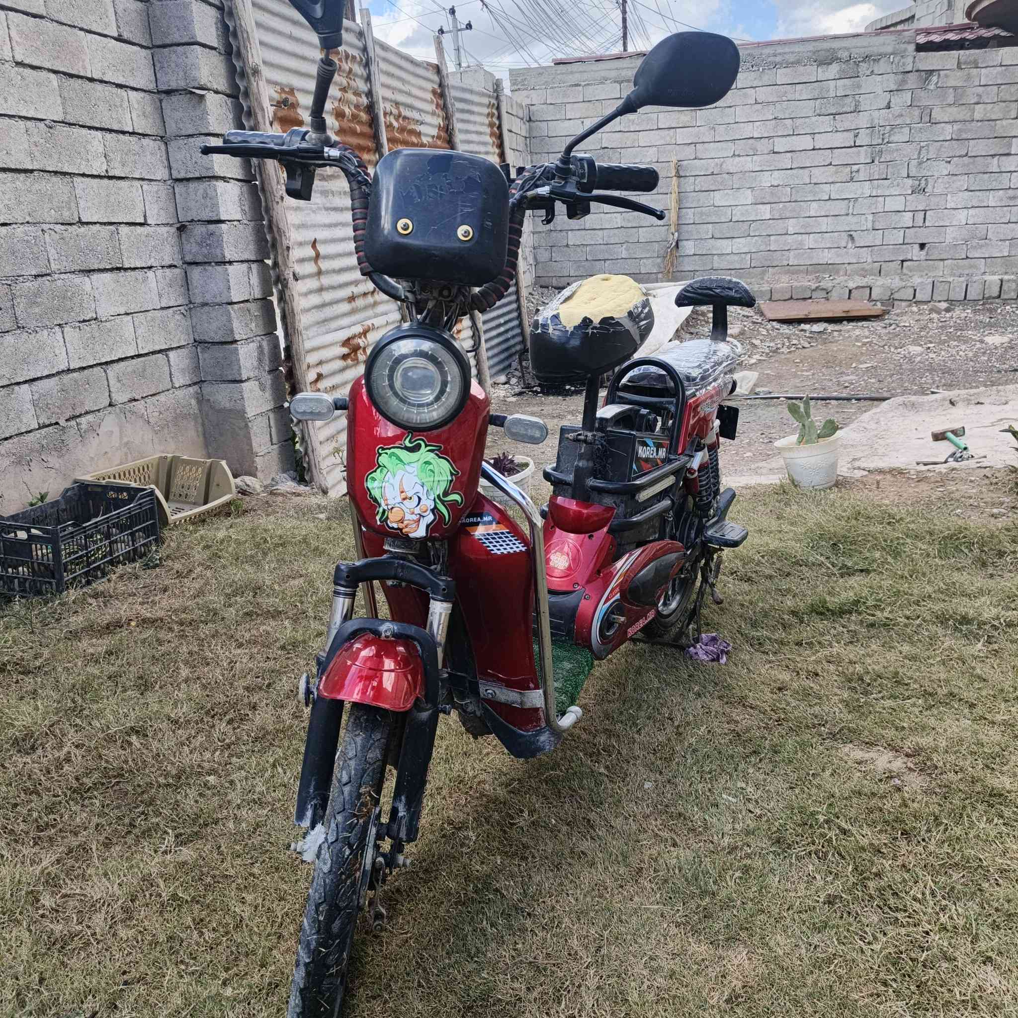 دراجه شحن حجم 20 نضافه كدام العين كلشي شغال اشاره يمين يسار شغال لايتات امام خلفي شغال 4بطاريات يحمل 6بطاريات مكان موصل الرقم والستفسار ***********
