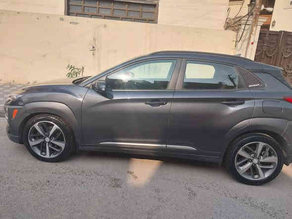 للبيع هونداي كونا 20  رقم بغداد فول مواصفات فتحة بصمة   داتا شو   كشنات جلد كشن كهربائي رادار وبقية المواصفات
ماشية 41 مكينة 1600 تيربو
السعر 140 صور الحادث مرفقة
المكان بغداد ***********
