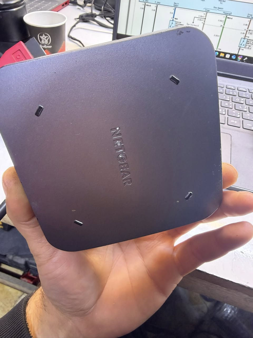 راوتر محمول نتكير m2 وياه كيبل وبطارية وشاحنة شاشة لمس  السعر40 الف
***********
