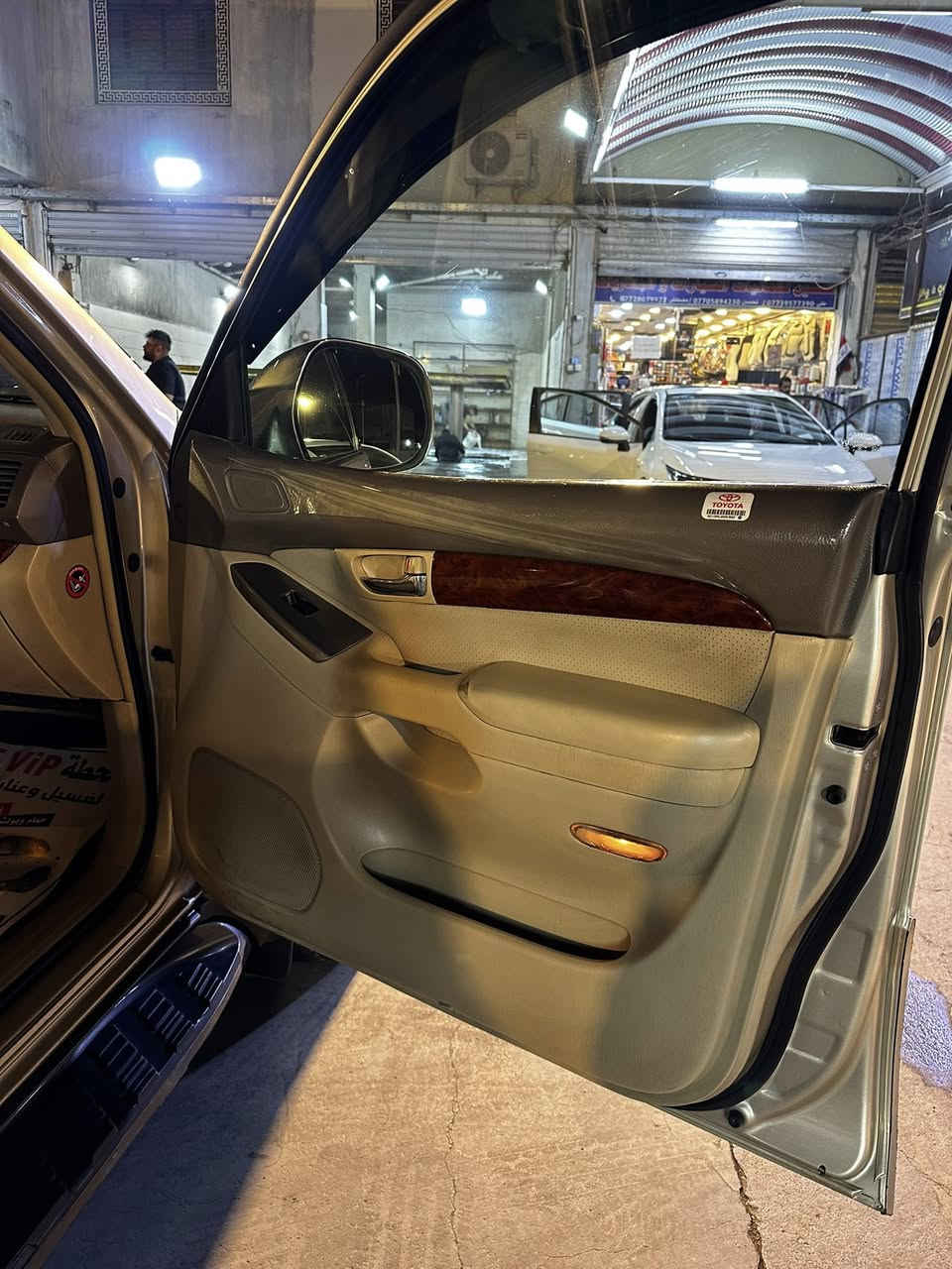 برادو 🛻🚖
مديل 2008 vx
240ماشيه
جاملغ بنيد ايمن بدون دواخل
منضومه غاز
تفاصيل ***********
