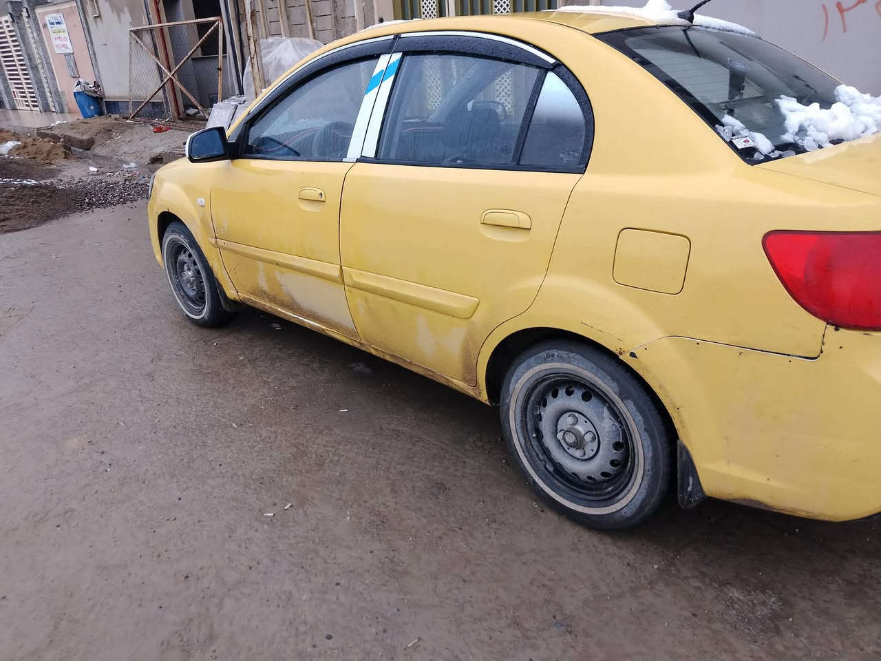 سلام عليكم  كيا ريو موديل 2011 سياره اب اسمي رقم جديد انبار هيئة وغرامات صفر  تحويل من الموصل هزه جديد  مواصفات نضام يكو  اربعه دسك اي بي اس جام كهرب  قفل مركزي اصلي قفل ذاتي حساس اصلي خلفي كاميرا  محرك وكير  جديد طخم  هو وتاير جديد تبريد شغال السياره ما بيه نقص جاهزه  الضرار  تكه شاصي امبدله بس الباقي كفله السعر 77 قفل قفل  الكابون ما مسجل  *********** ،***********  السياره باي كوري مصنوعه الكوريه لان مواصفات ابريد
