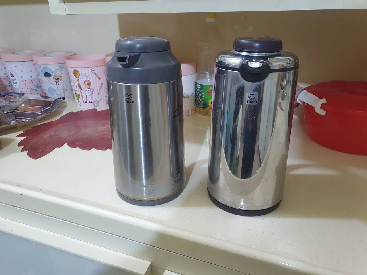 ياباني تايغر 
1لتر 
حفظ حرارة مثالي 
السعة1لتر


**إذا كنت صاحب هذا الإعلان وتريد حذفه لأي سبب، رجاءا أرسل رسالة إلى الدعم الفني**