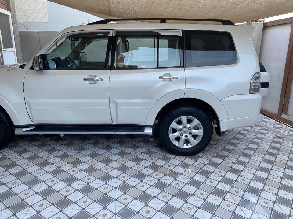 السلام عليكم سياره للبيع بايجيروحبتور موديل 2010مكفول العداد152 قابل الزياده بصمه تشغيل عن بعد  واطفاء عن بعد مواصفات الحبتور متواجد على الفيس او الوات ساب ***********
