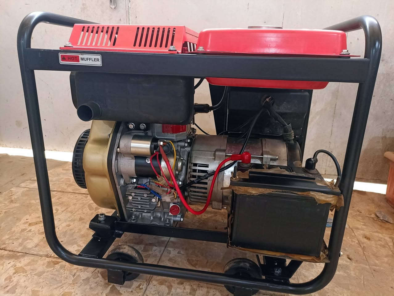 السلام عليكم
مولدة كاز (5 كي.في.اي) مستعملة قليل 5 أشهر تقريبا شركة بيت الوادي 
السعر 600 الف دينار
وبية مجال


**إذا كنت صاحب هذا الإعلان وتريد حذفه لأي سبب، رجاءا أرسل رسالة إلى الدعم الفني**