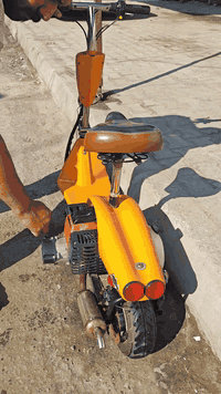 سلام عليكم دراجه للبيه مميزه لون اصفر وارد اكويتي امريكيه محرك بالجيس الدراجه متروكه حتى تايرات جدد بس نازلات الدراجه شغاله وتمشي . خبط كل لتر بانزين قبق زيت مكينه منشار غراضه متوفره بالداكير مكانه الدراجه بالبصره المعقل سعره190الف وبيه مجال رقم الهاتف موجود وتساب ***********
