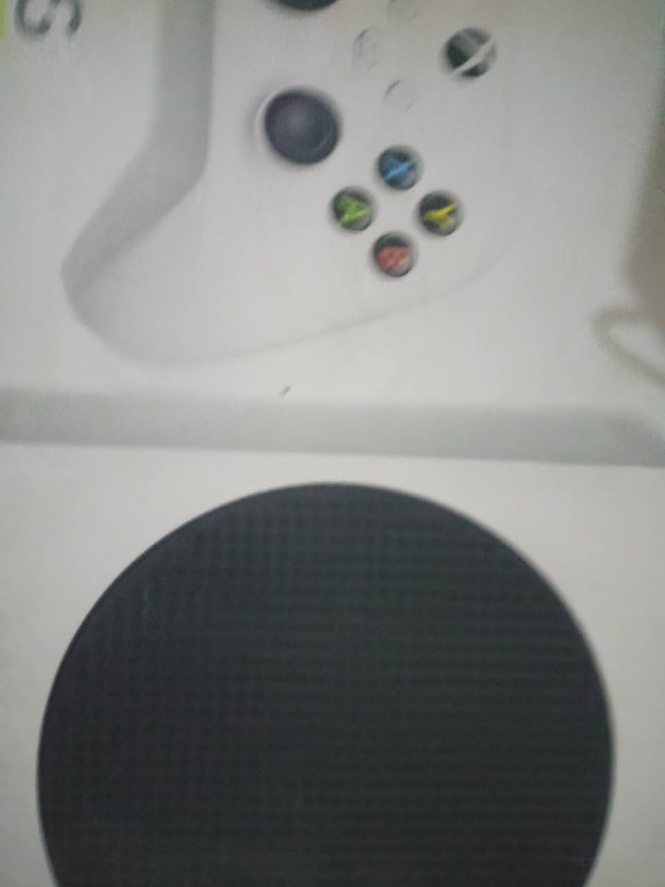 اكس بوكس سيريس اس للبيع وياه يده الاصليه والجهاز نضيف 100% ما مفتوح وياه حساب بي العاب بي فيفا 25 النسخه العربيه السعر 375 المكان النجف الكوفه السراي للتواصل ...***********
