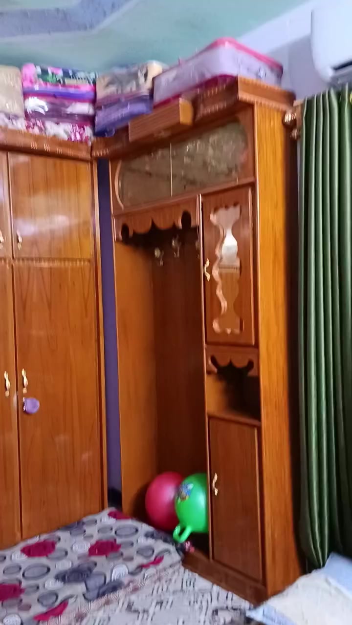 غرفة خشاب للبيع
السعر مليون وبي مجال 
مكاني الفلوجة قرب جسر الثالث 
الرقم ***********
***********
