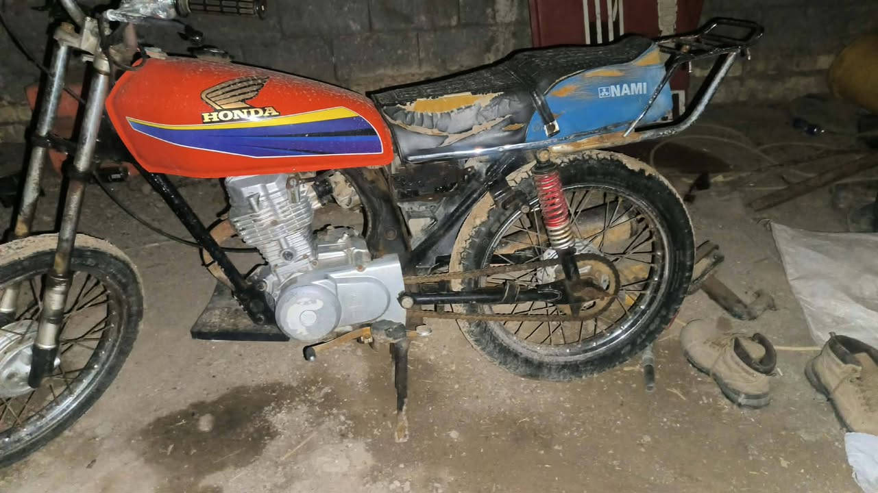 سلام عليكم دراجه للبيع بدون وراق ***********
