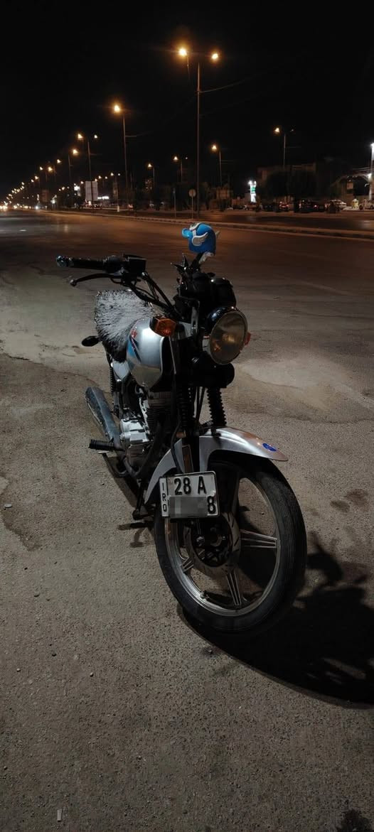 السلام عليكم 
للبيع دايون عضم موديل 2022 طالعه ب23 لون رصاصي
مكينه 125 رقم وسنويه نجف انكليزي بأسمي مداور ثاني يوم تاير وره جوبلس جديده مجموعه سحب كوبلن ودشالي الزنجيل والزنجيل جدد كلجات جدد جك نص اصلي جديد شاحنه موبايل جديده ستاند  ابو شاحنه جديد  بيها ريمونت تشغيل عن بعد   مكاني نجف سعر 1.550  .
 ***********
