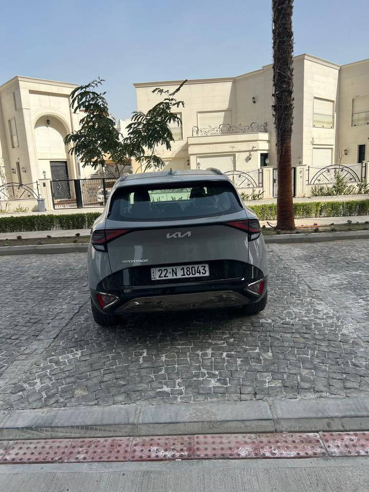 كيا سبورتج خليجي  بلاك ادشن فول بدون بانوراما 2025 رقم اربيل
:

داخل جلد اسود وزيتوني وباقي المواصفات بالصور واضحة 

كشنات تدفئة والامامية كهرباء مقعدين

السيارة موديل 2025 زيرو ماشية 2800 كيلو  فقط

السعر 245 ورقة 

مكان السيارة بغداد / حي الخضراء

بيها خدوش بسيطه بالدعامية موضحه بالصورة

للاتصال / ***********
