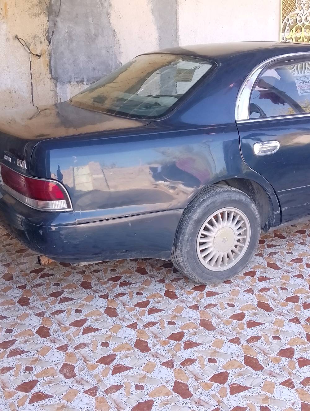 سياره كراون نضيفه دواخل وجاهزه من كير ومكينه 3000سعرهاالناصريه الشطره دوايه حي الحكيم 