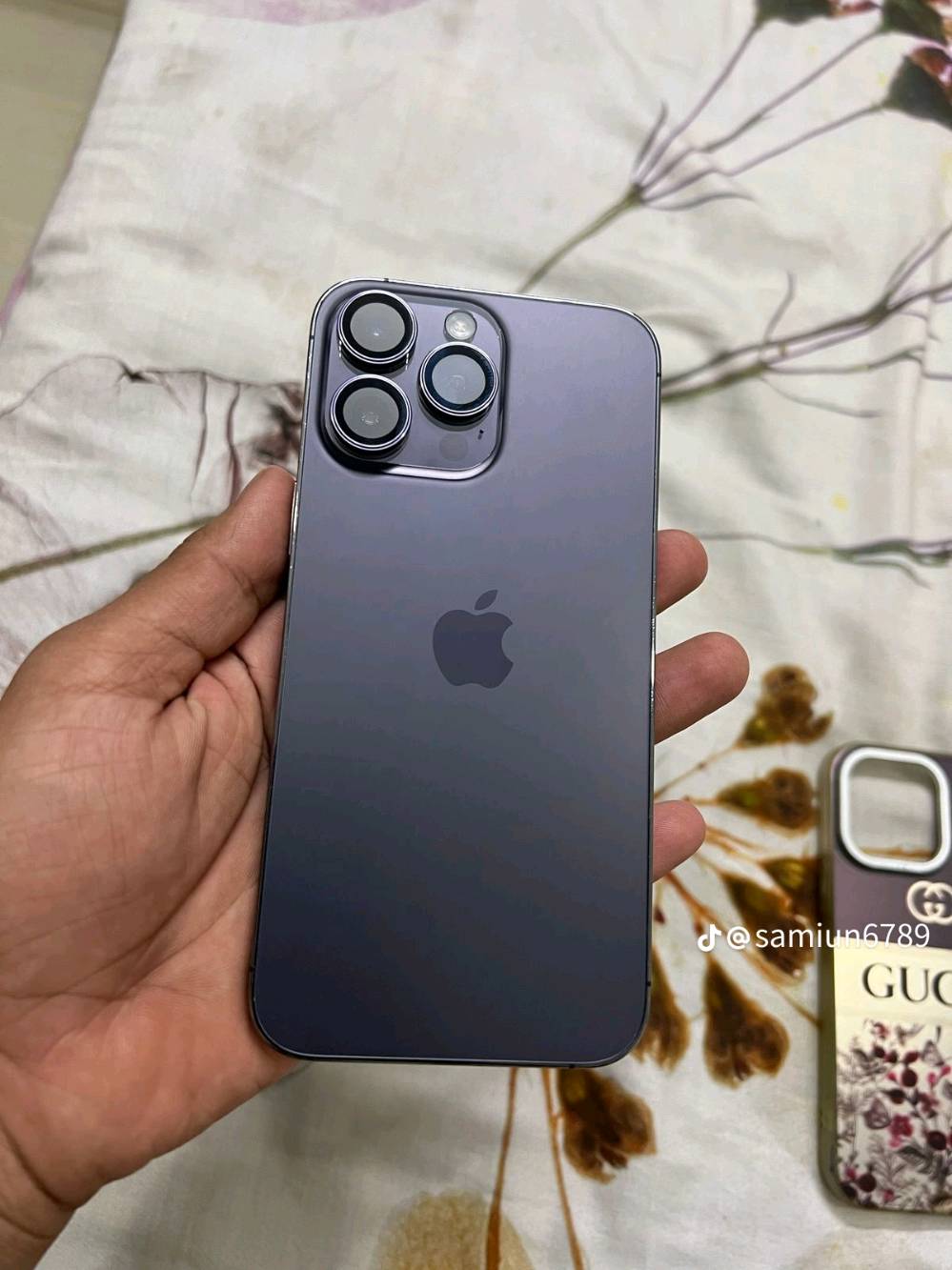 ايفون 14برو ماكس شرق أوسط 
مبدل بطاريه وشاشه وظهر 
