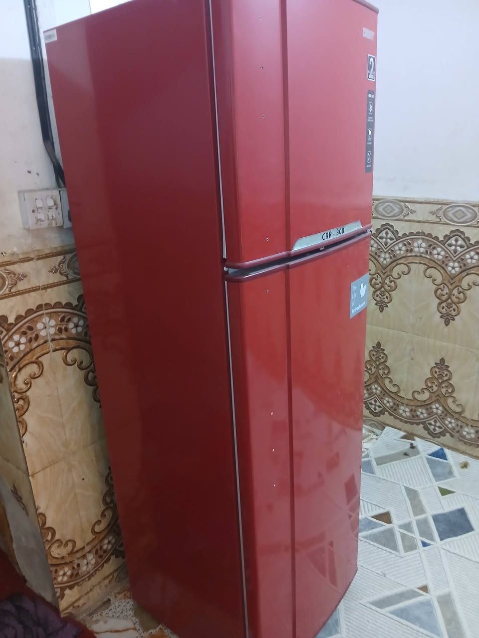 ثلاجه كرافت جديده الاصليه مامشتغله فقط بالفحص ٣٠٠ وبيها مجال 
براد جديد وتبريد فول ٣٠٠ وبي مجال 
***********
