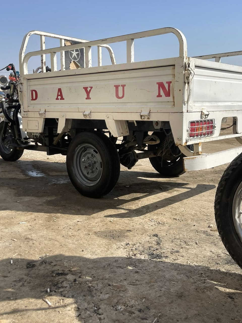 السلام عليكم 
ستوته دايوان 
مديل 2016
ستوته بلاديه 
تايرات جدد 
محرك جديد 
كهربائيات شغاله 
سلف هندر شغال 
وراق صوليه 
شاصي مكفول 
ركبه مكفوله 
دبلات جدد 
مكاني ناصريه قضاء الرفاعي 
نتصل وبلخدمه 
***********
