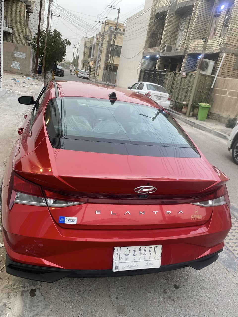 السلام عليكم 
النترا 2023 معوقين بسنة٢٠٢٩ تصير حره
اني مستوردها وبأسم صديقي 
اجتي ماشيه ٦٥٠ كيلو فقط حالياً ماشيه ٣٠ الف كيلو
مواصفات السياره: 
١- رادار جانبي بالمري
٢- رادار  توقف ذاتي امام بالدعاميه تنبهك اذا السياره المقابيلك توقفت تلزم بريك وحدها
٣- رادار بالجامه ينبهك اذا خرجت عن المسار وقياده شبه ذاتيه وينبهك بالازدحام اذا السياره المقابيلك تحركت
٤- وتنبيه عند فتح الابواب اذا اجتي سياره او شخص يطلعلك بالشاشه
٥- سايد بريك دكمه
٦- تدفئه بالكشن الامامي
٧- شحن واير ليس
٨- شاشه ديجيتال متصله تدعم ابل كار بلي واندرويد اوتو  
٩- ثلاث وضعيات قياده
١٠- اوتو هولد 
١١-مثبت سرعه  
١٢- بصمه تشغيل وبيبان 
١٣-صندوق يفتح عن الاقتراب منه

السياره اني مستوردها وعلى ايدي جداً نضيفه مبدل بيها قطعه وحده الجاملغ فقط جبته مال تفصيخ وصبخته  والباب والتكمه والبنيد  اتصلحن ونصبغن نفسهم بدون اي دواخل ولا لغد ايرباك فقط الدركه ومامصلحها  السعر ١٥٩ وبيها مجال 
للأستفسار المراسله على الماسنجر او الاتصال ***********
مكاني بغداد حي الجهاد
