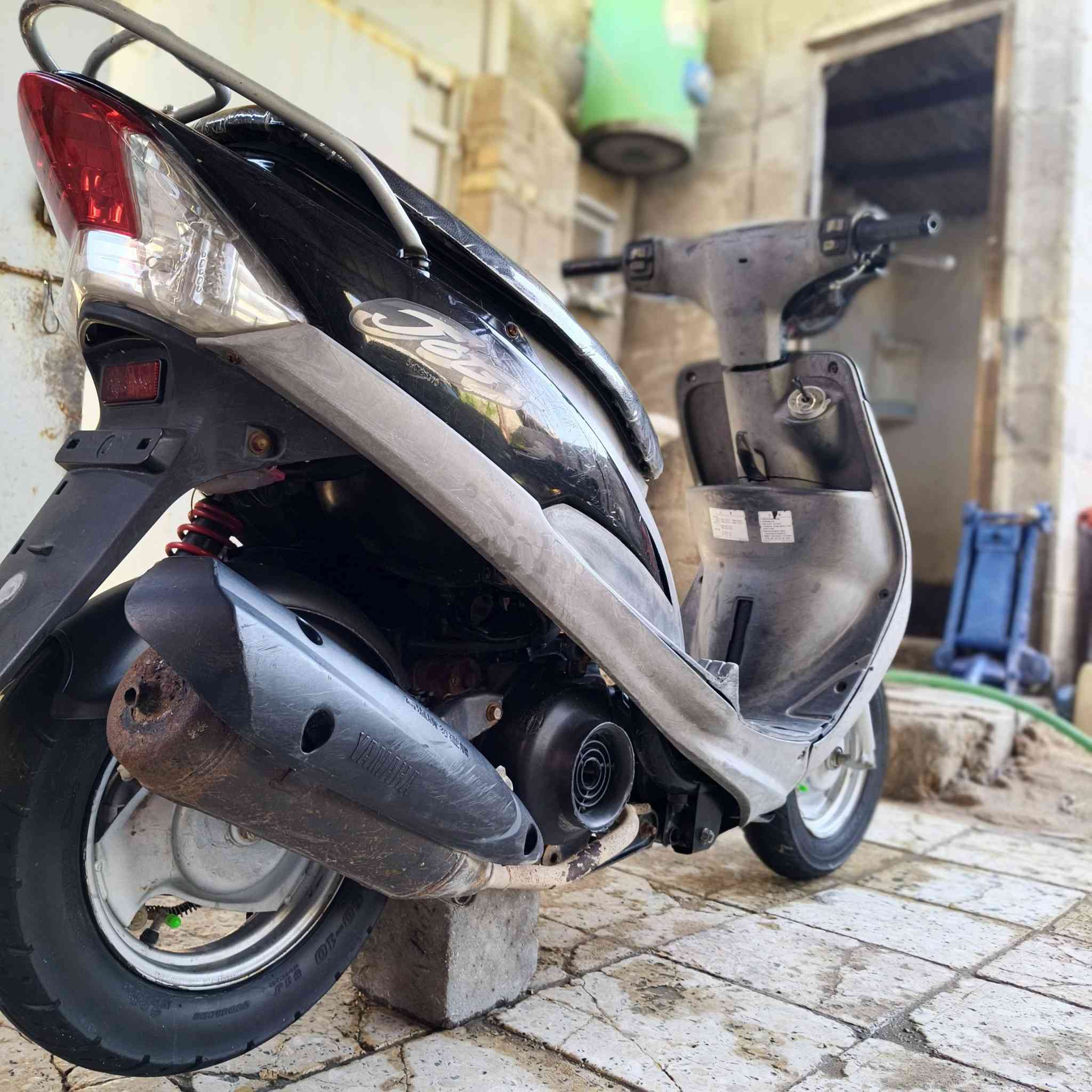 سلام عليكم دراجه ماكس قجمه بسعر ٨٢٥ دراجه كلها شغاله وما نقصها شي ومحرك ما مفتوح ولا تنقيص ولا تبخير شلعه ومعدل ونعومه دراجه مابيها نقص مكاني بصره خمسه ميل رقم هــ/***********
