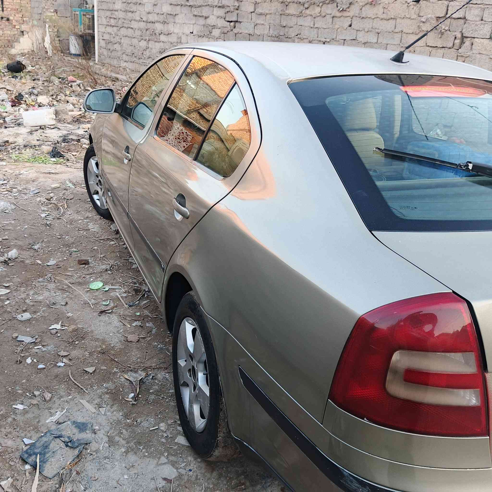 سلام عليكم كولف سكودا موديل 2008 رقم بغداد باسمي نكليزي هزه جديده سياره صبغ حزام بدوان ضربه كير اوتو جام كهرباء سلايت كهرباء شغلات سعر 50بيه مجال بصيط تصال ***********
