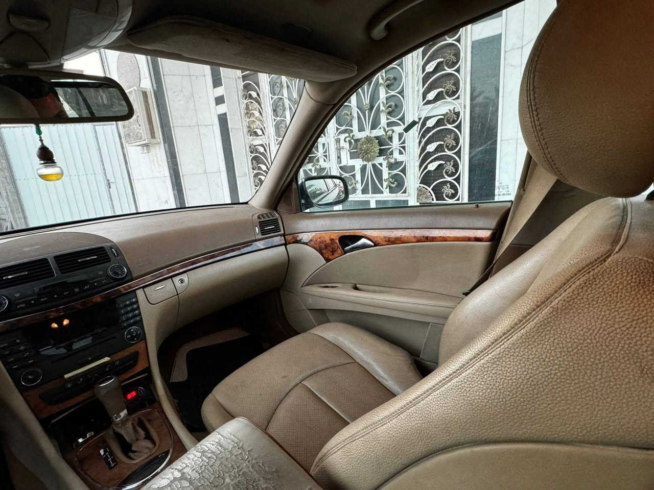 W211
مديل 2008      E280
السياره جاهزه من كلشي 
رقم بصره 
السعر 135
 ***********
