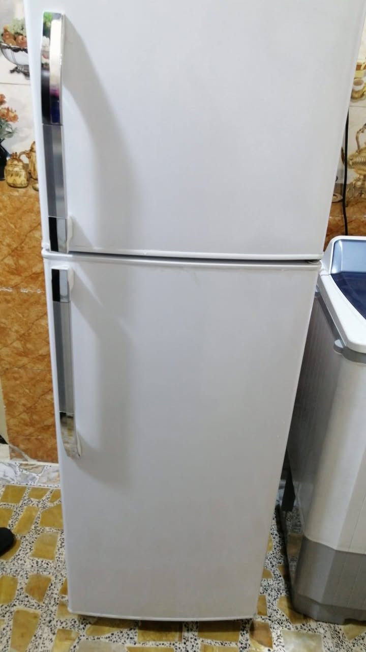 سلام عليكم ثلاجه وغسالة نضيفات جدا مكاني بغداد جميله شارع العلوه ***********
