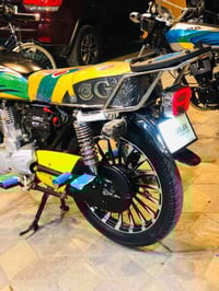 موديل 24 • محرك 200 • رمادي المشيهد