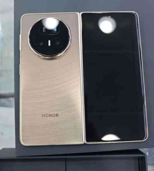 الرائع هونور V5 اللون المميز الفجر الذهبي 
انحف جهاز قابل للطي 
جديد بمعنى الكلمة 
512 مع 16 رام 
مع السماعات والقلم والكفر الاصلي
السعر مليون و600 الف 
بغداد الحارثية
***********
