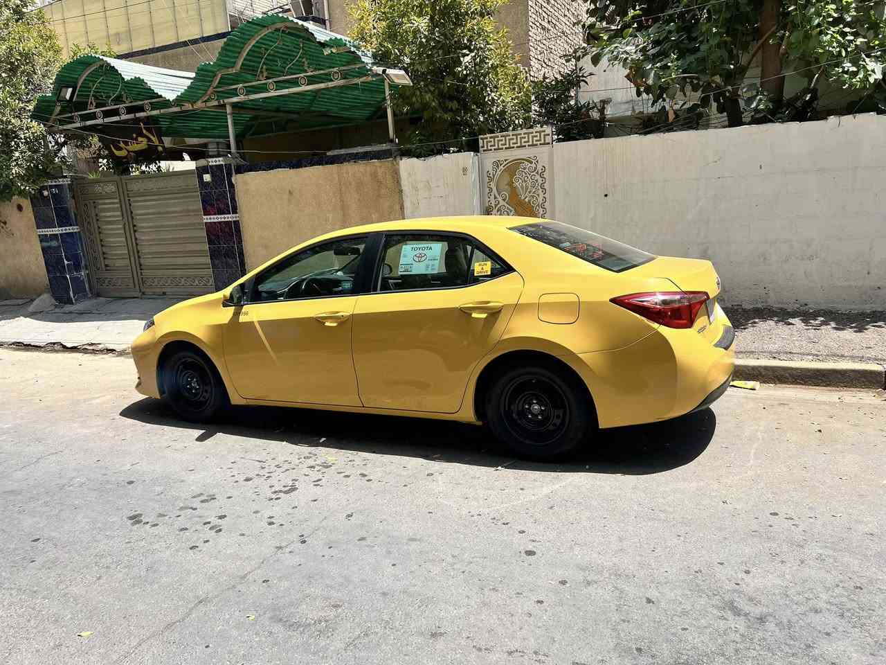 سلام عليكم كورلا ٢٠١٩ le بجم محدث se رقم بغداد الماني مميز حادثها الباب الخلفي داخل لونين الارضيه جلد المقاعد مدشمه نايلون وسياره خير من الله عنوان السياره بغداد الحريه م ***********
