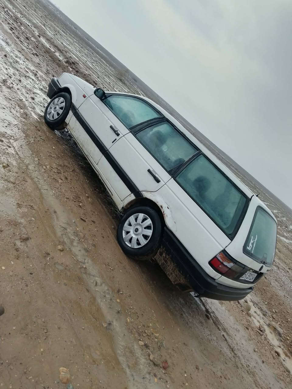 باسات للبيع  موديل ٩١كير محرك خير من الله محرك معمر جديد تواير صدر نص عمر رقم دولي وكاله وتحويل بشرط ترايك للبصره السعر ٢٣وبيها مجال اتصل خاص ماجاوب ***********
