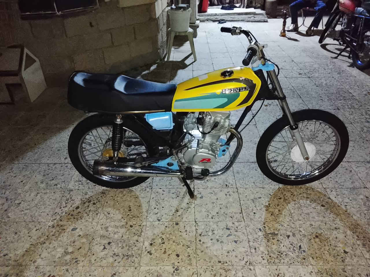للبيع رابيدوالاخوين دراجه جاهزه كلشي ما ناقصها سعر 500وبيها مجال  بل واقع أحله من صور  مكاني البصره ابو الخصيب***********
